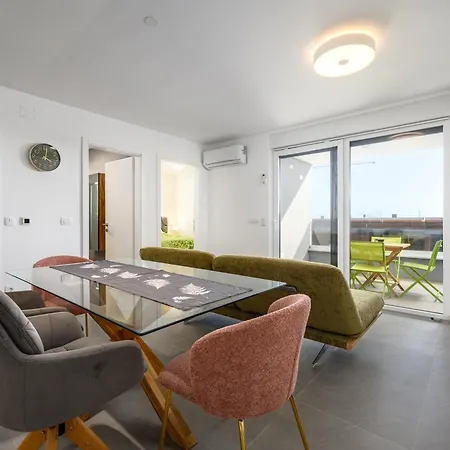 Karla Apartment